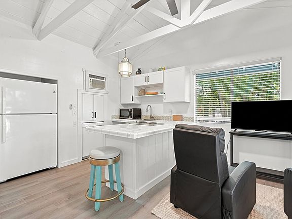 4th image of 3161 Mapu Dr #2