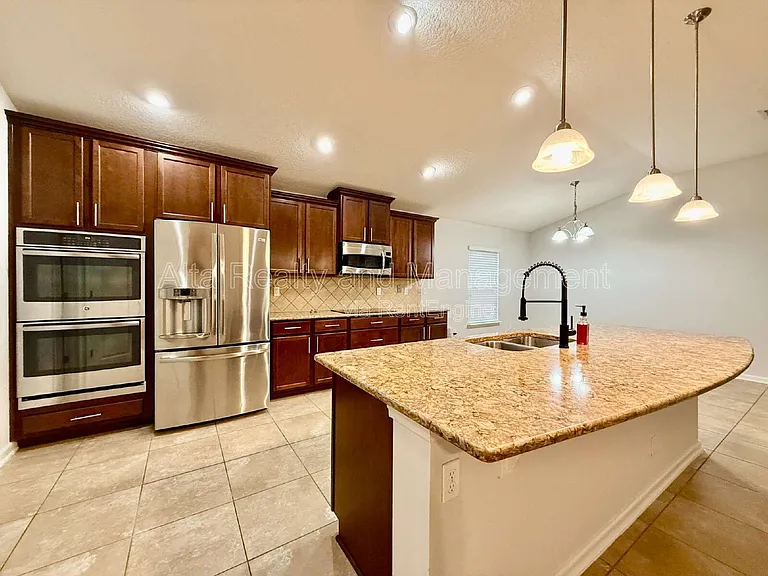112 Morayshire Ct — Photo 8