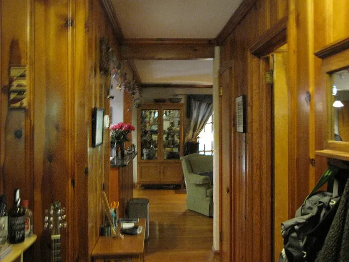 2907 Elgin St — Photo 2