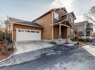 2332 W Steele Ln, Santa Rosa, CA 95403