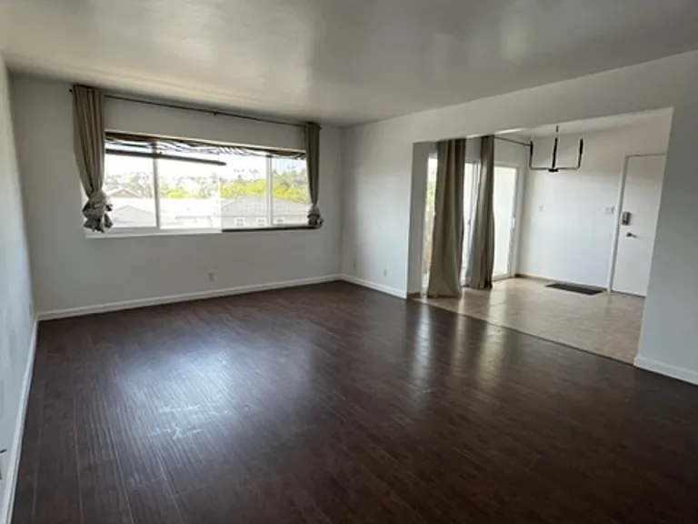 1380 W 9th St — Photo 4