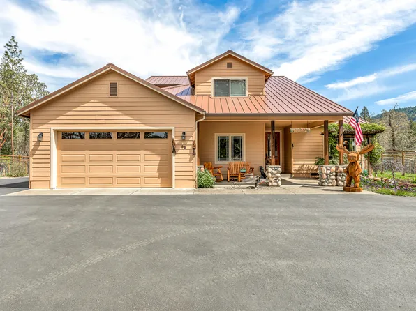 68 Busch Rd, Trail, OR 97541