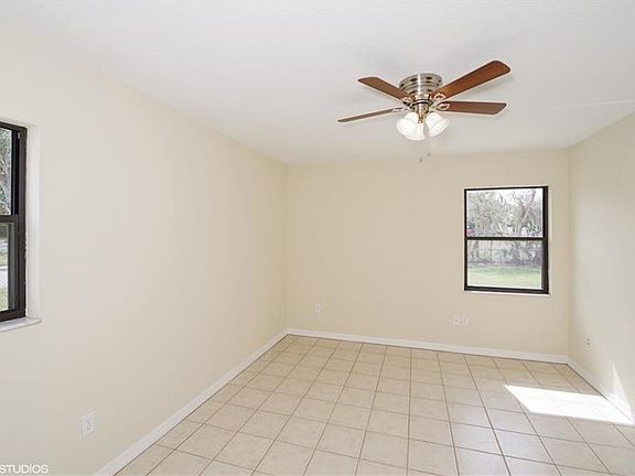 5th image of 157 Lucerne Dr