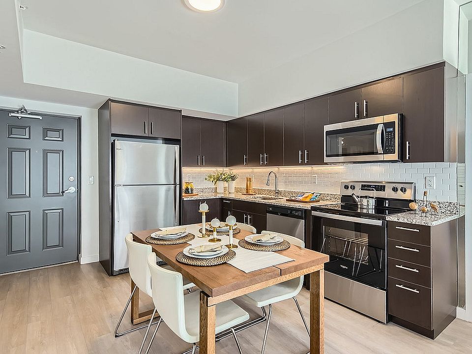 15350 SW 136th St - Web Quality - 005 - 06 Model Kitchen