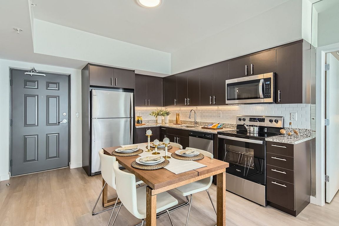 15350 SW 136th St - Web Quality - 005 - 06 Model Kitchen