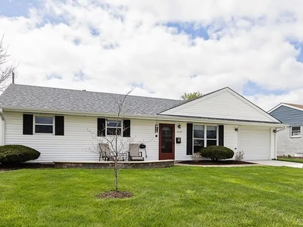 2437 Evergreen Ln, Woodridge, IL 60517