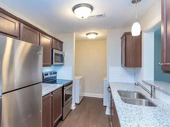 5th image of 200 Orlando Way #F
