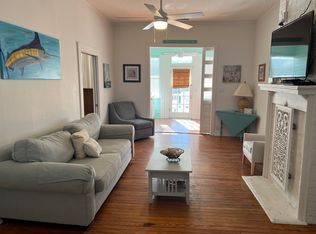 906 E Arctic Ave, Folly Beach, SC 29439