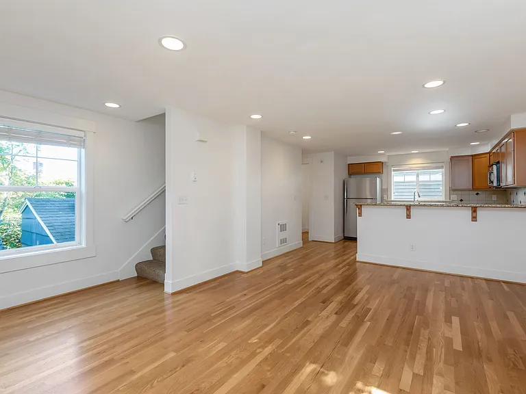 7552 12th Ave NE #A — Photo 5