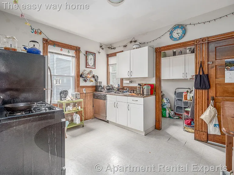 83 Bristol Rd — Photo 10