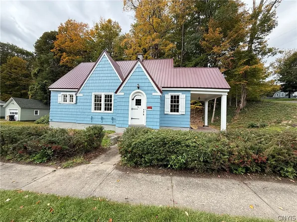 46 Van Buren St, Dolgeville, NY 13329
