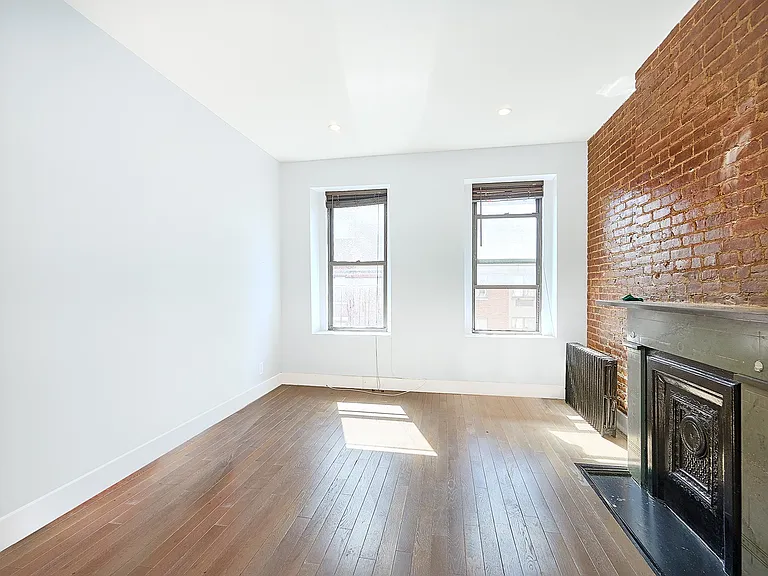 503 W 47th St #5F — Photo 2