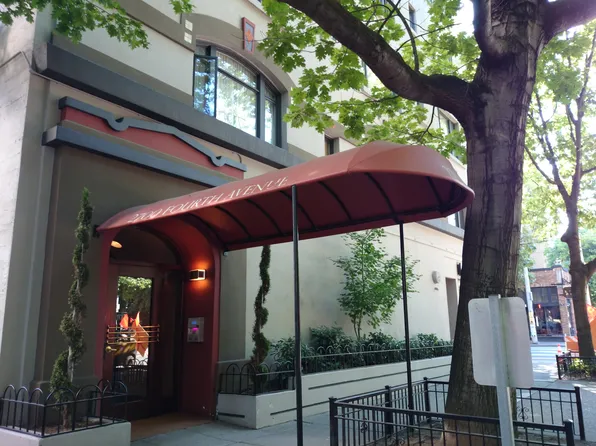 2700 4th Ave APT 301, Seattle, WA 98121