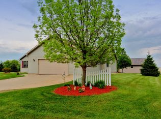 402 Dalogasa Dr, Arena, WI 53503