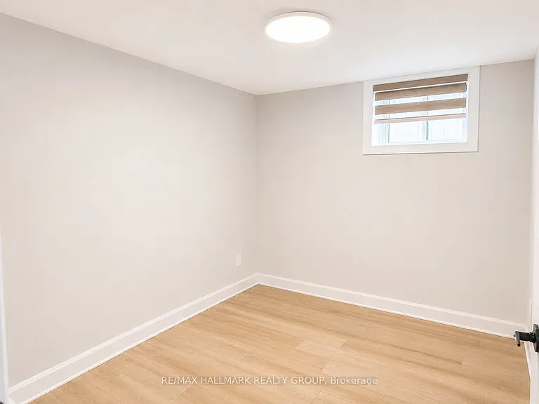 735 Borthwick Ave — Photo 13