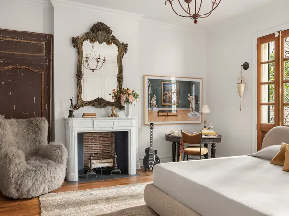 222 East 11th Street image 19 of 30