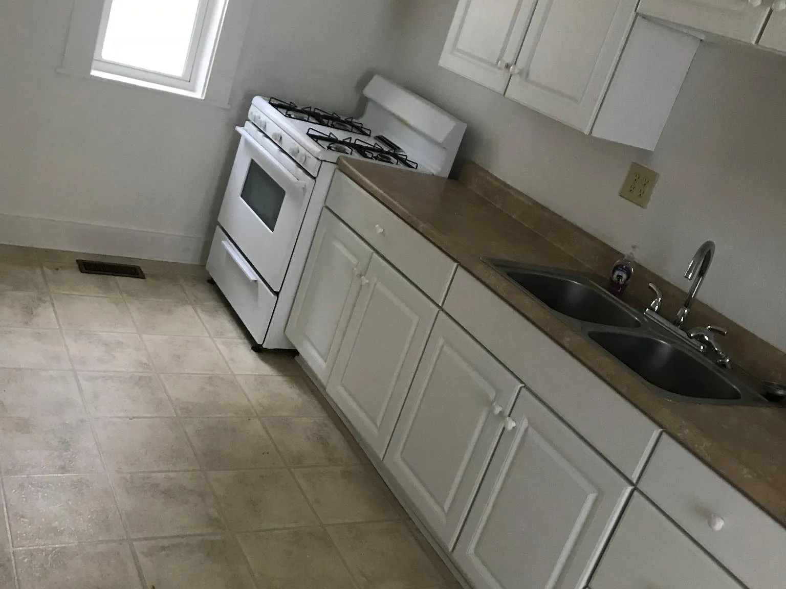 725 S 9th St — Photo 3