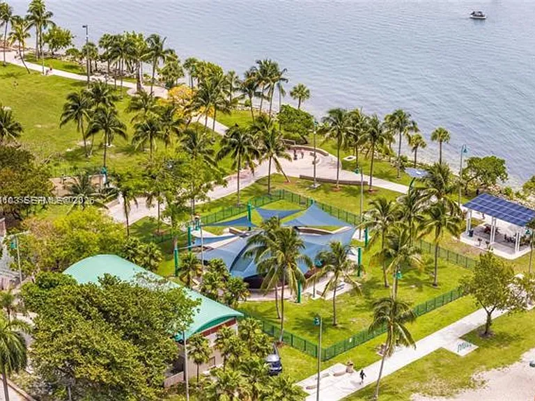 1750 N Bayshore Dr #2401 — Photo 12