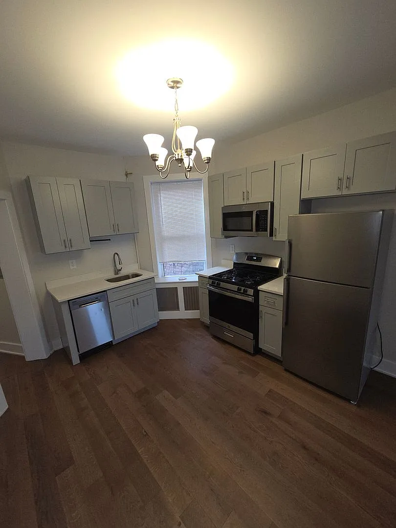 072 - 88-94 TONNELLE REALTY LLC — Photo 2