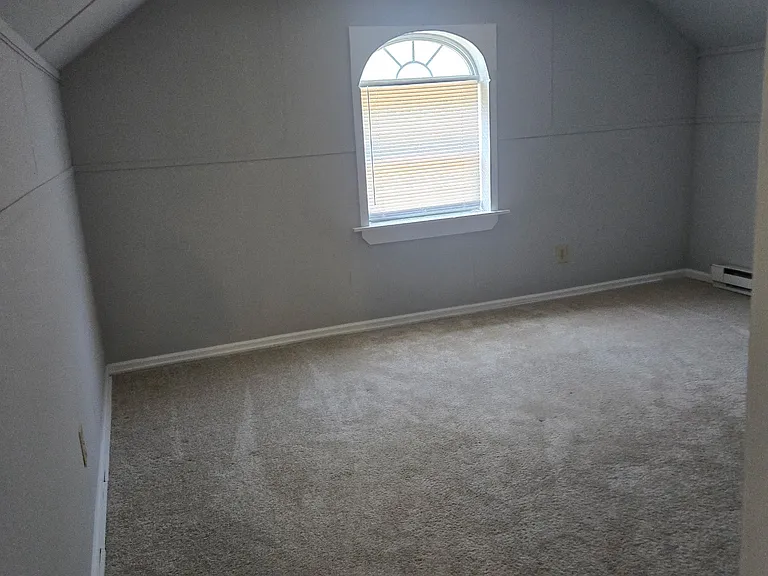 215 W Dover St #D — Photo 5