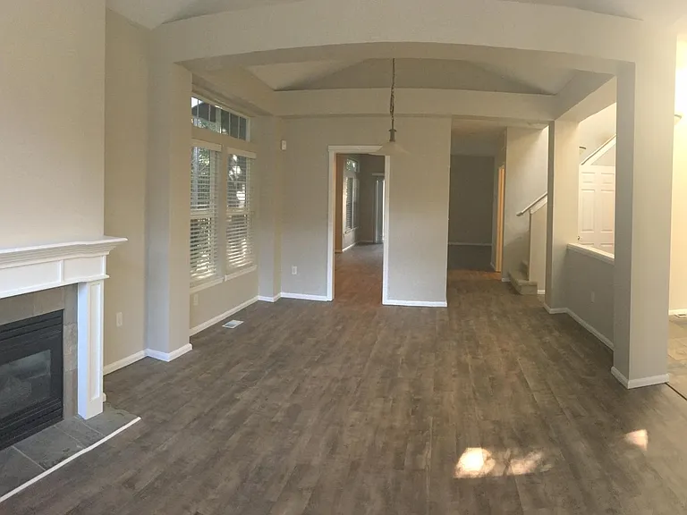 8805 123rd Ln NE — Photo 2