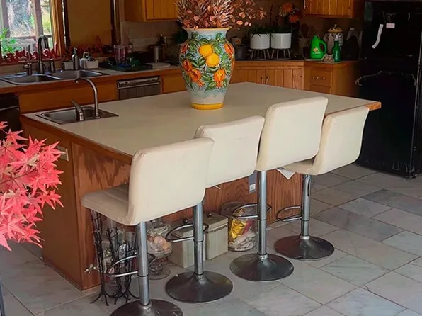 686 James Dr, Bridgeton, NJ 08302