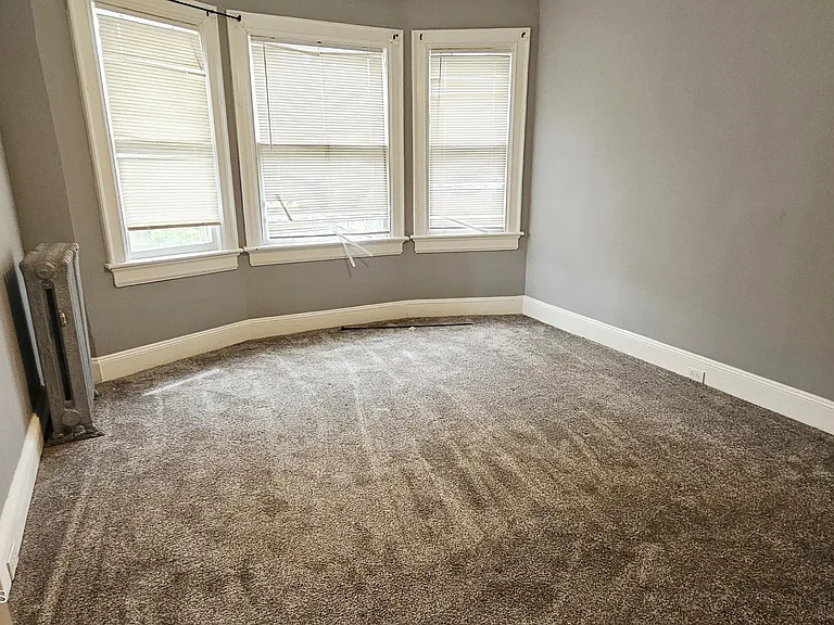 1629 Vine St — Photo 7