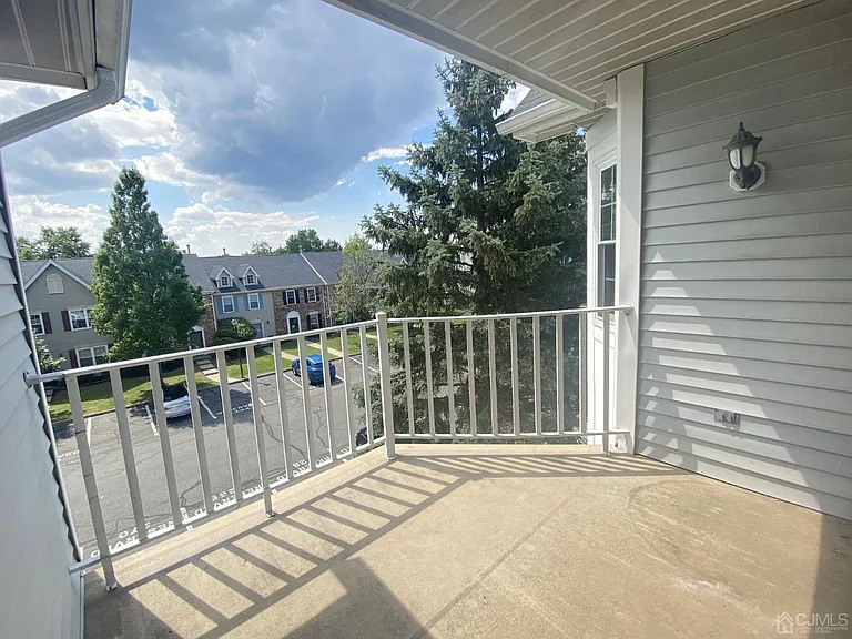 31 Dartmouth Way — Photo 13