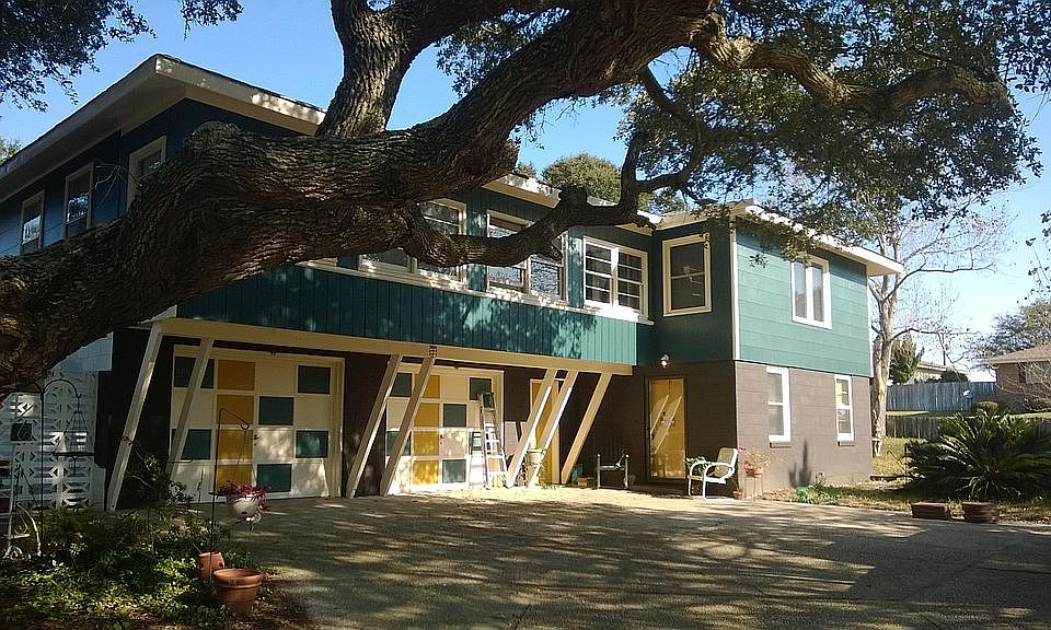 2nd image of 512 W Kitty Hawk Rd