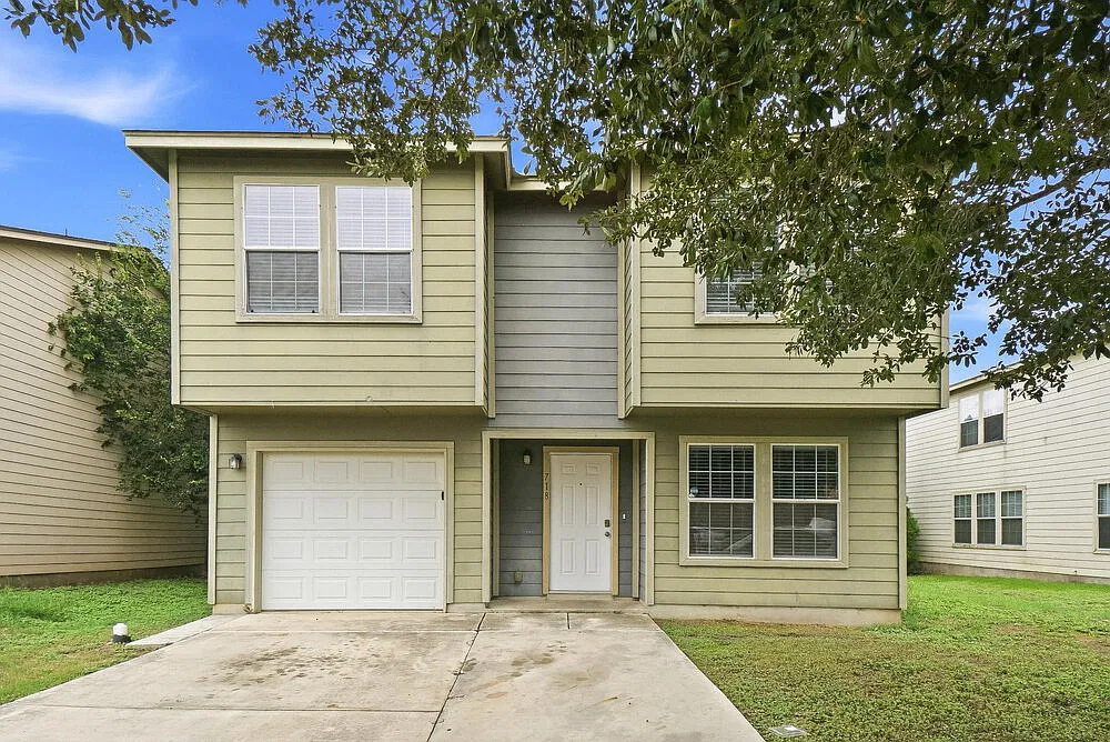 4 bed, 2.5 bath, 2380 sqft, $1,865 — Photo 1