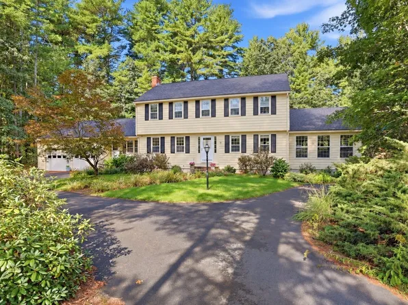 54 Carleton Rd, Carlisle, MA 01741