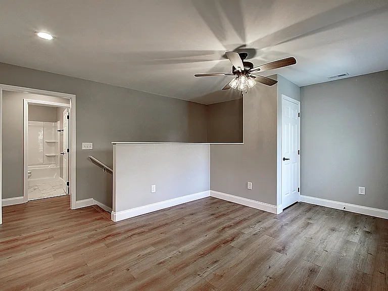 209 University Pkwy #36 — Photo 20