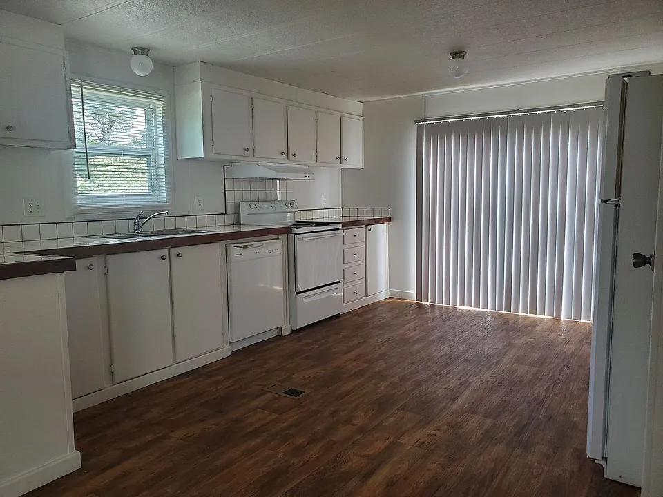 411 Mariposa Dr