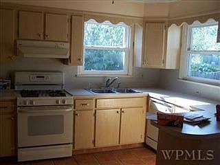 2nd image of 3385 Lexington Ave