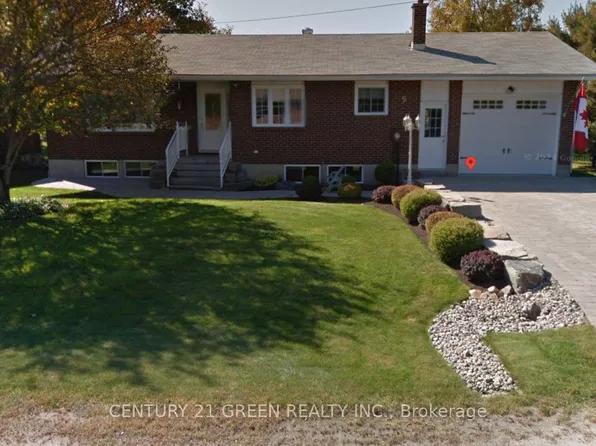 9 Fitz Ave, South River, ON P0A 1X0