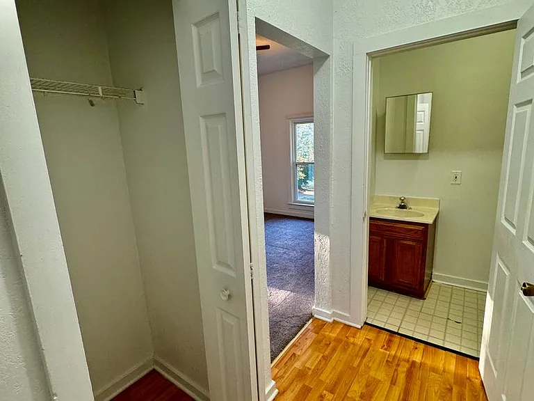213 N Hamilton St — Photo 11