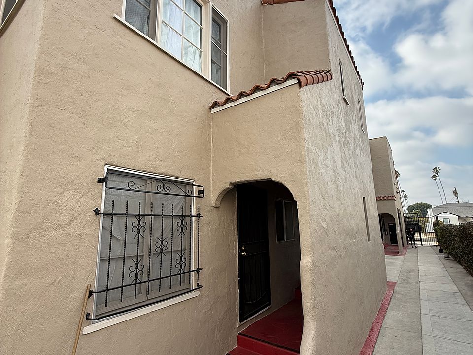 BREEZEWAY