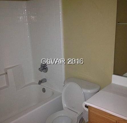 5th image of 2598 Highland Cliff Dr