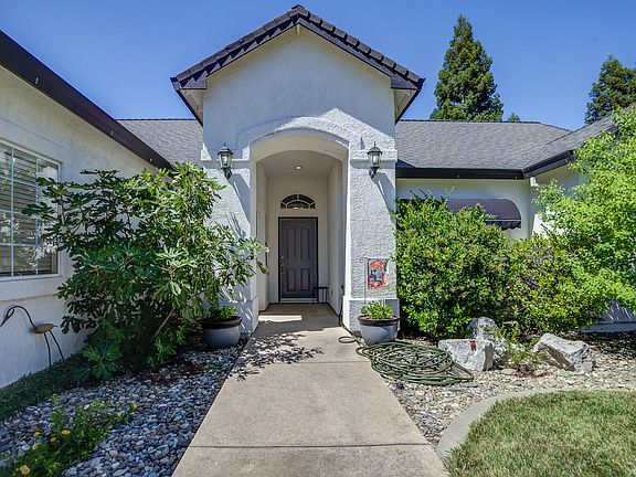 4th image of 19276 Lexington Ln