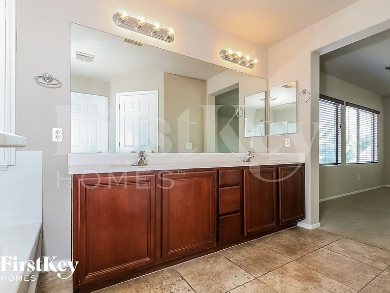 16196 W Hearn Rd — Photo 8