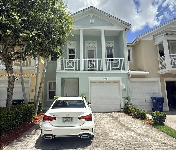 10737 NW 76th Ln — Photo 3