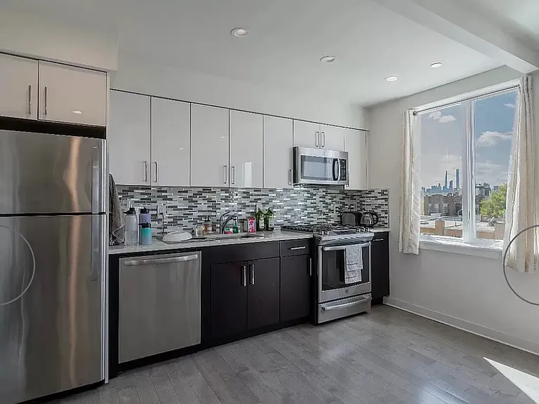30-54 38th St #3B — Photo 2