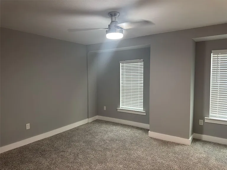 515 Caplin St — Photo 10