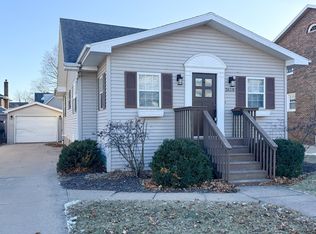 2618 7th St, Peru, IL 61354