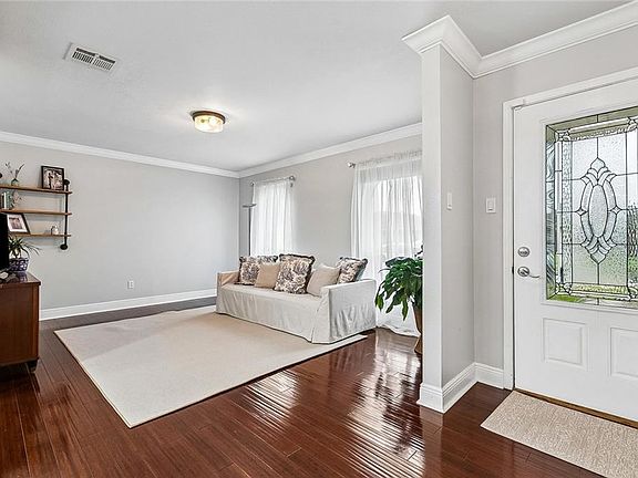 4th image of 1112 Giuffrias Ave