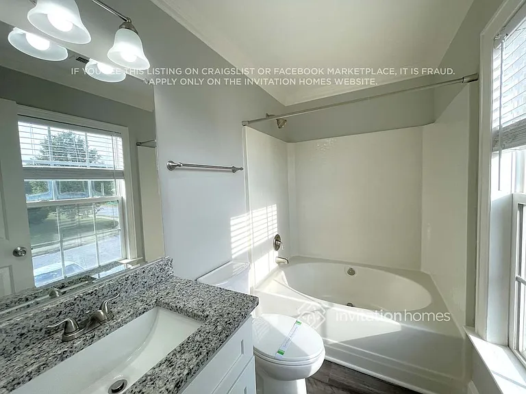 4702 Sedgelane Dr — Photo 10