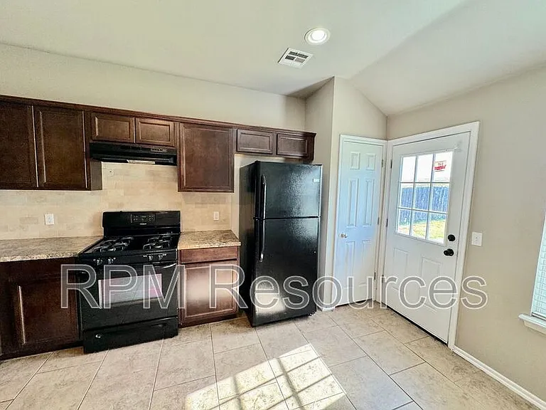 2920 Cider Mill Ln — Photo 14
