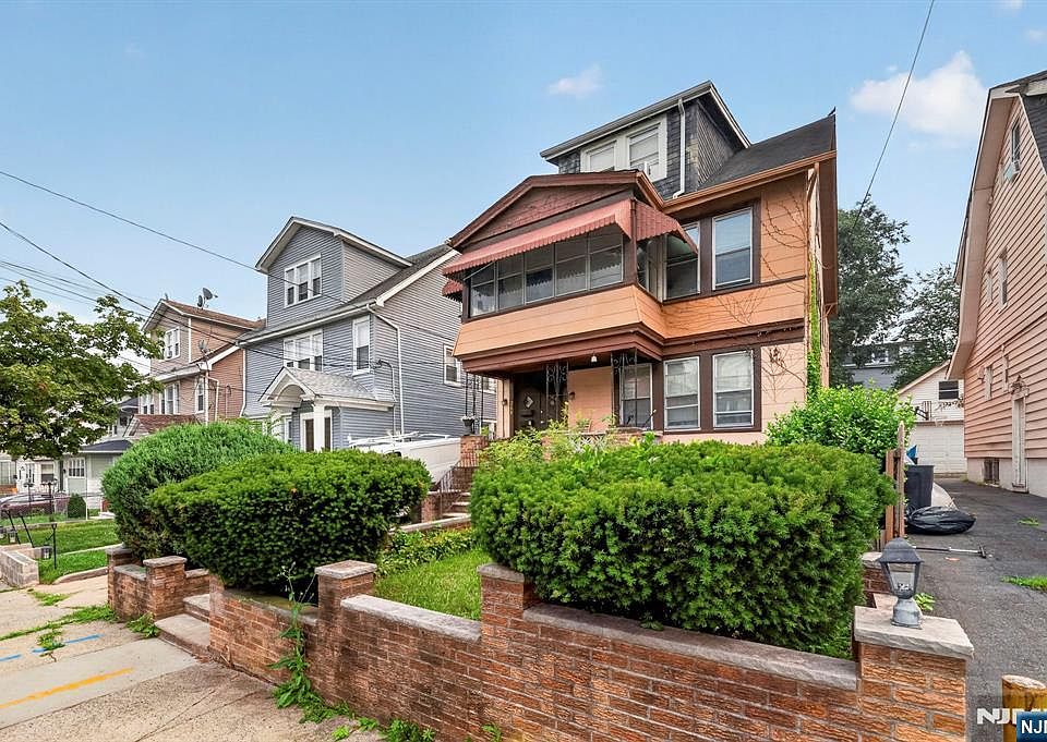 1st image of 288 Pomona Ave