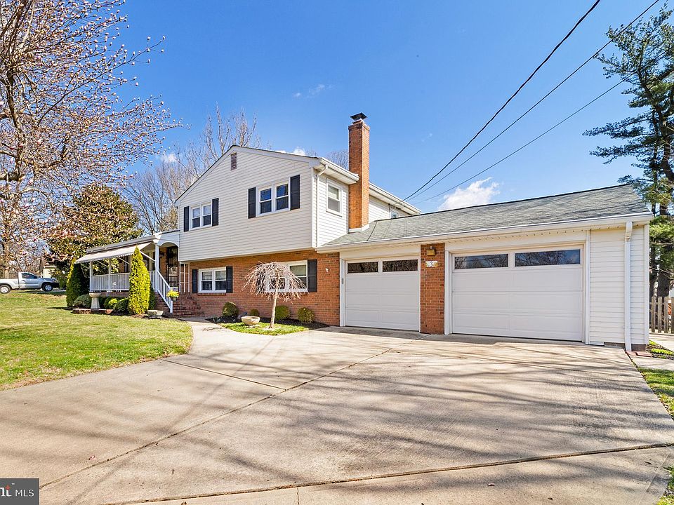 2nd image of 3 Royal Oak Rd
