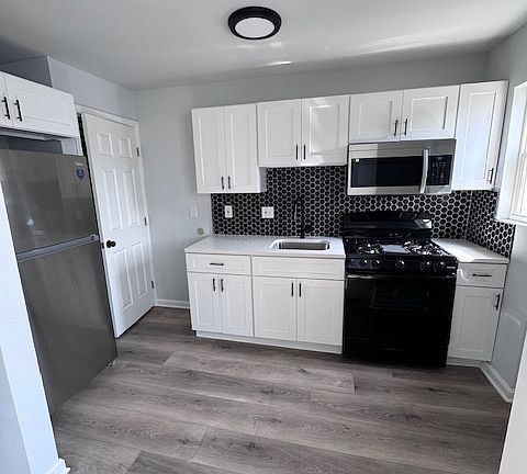 2nd image of 7855 Wynbrook Rd